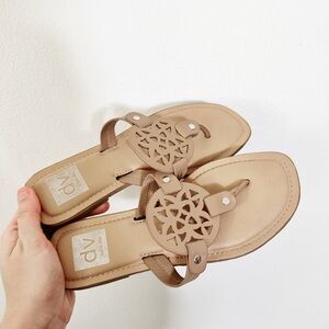 Dolce Vita gotie flip flops 6 women’s